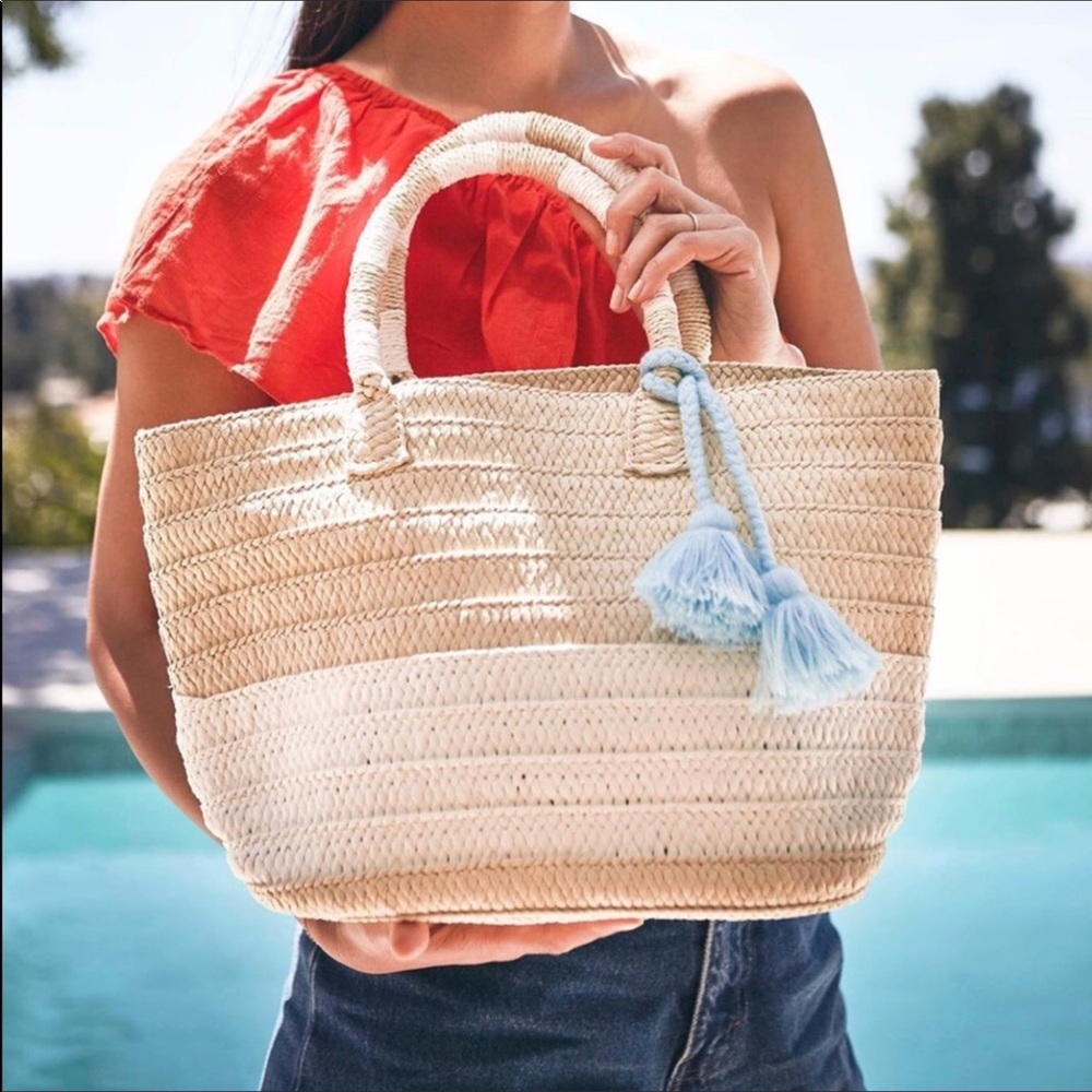 Altru good straw tote bag